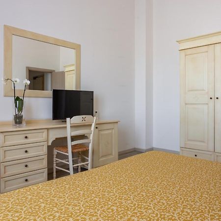Rodia Inn Οριστάνο Εξωτερικό φωτογραφία