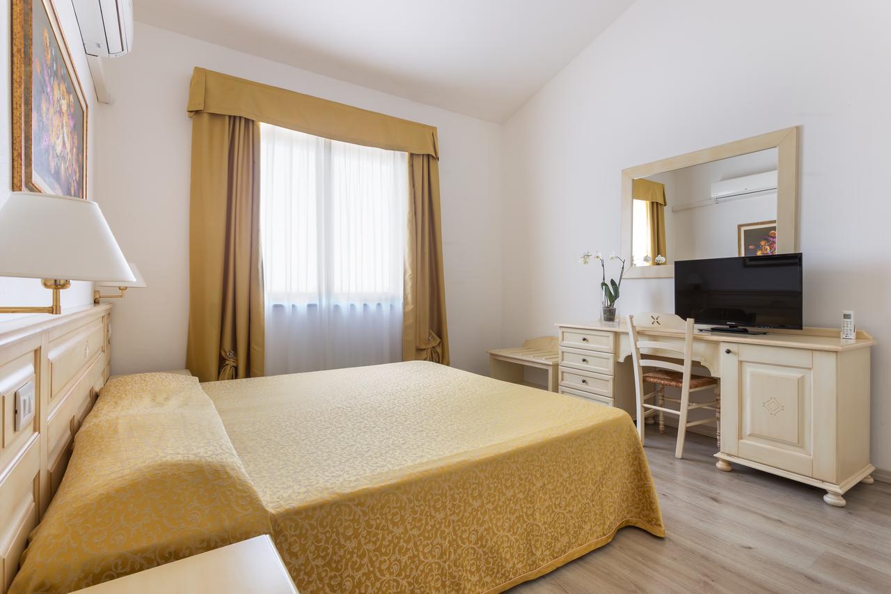 Rodia Inn Οριστάνο Εξωτερικό φωτογραφία