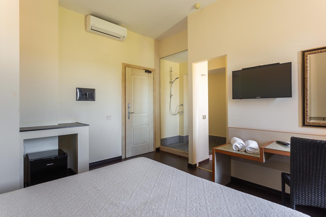Rodia Inn Οριστάνο Εξωτερικό φωτογραφία