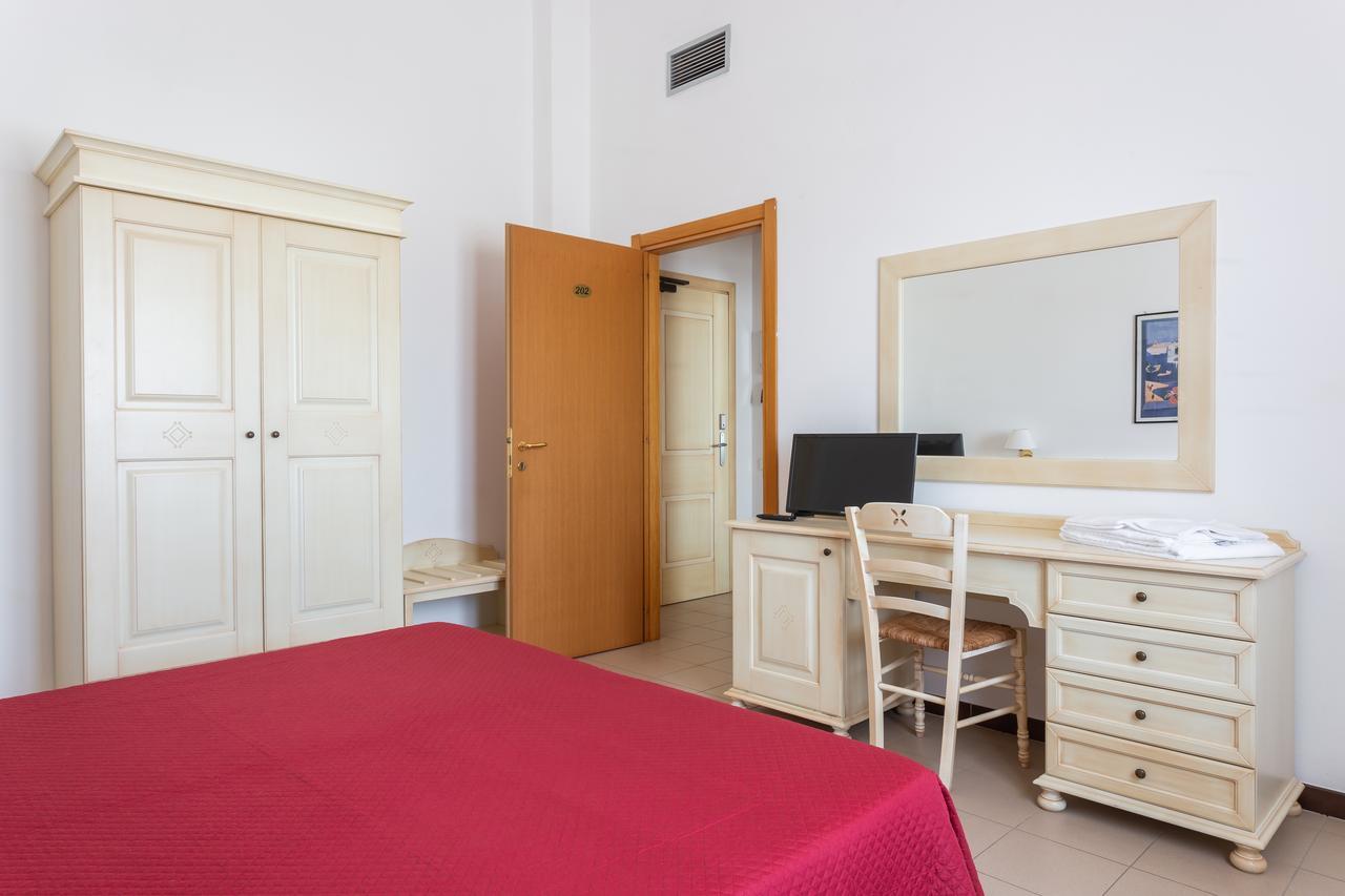 Rodia Inn Οριστάνο Εξωτερικό φωτογραφία