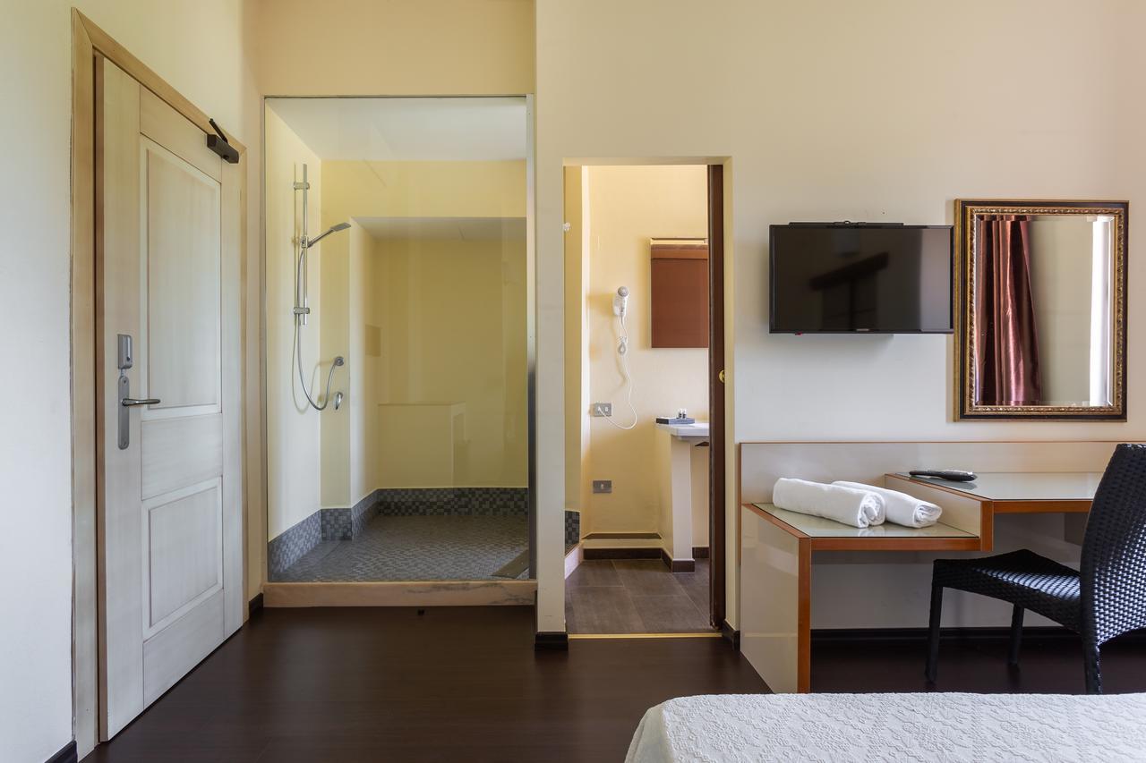 Rodia Inn Οριστάνο Εξωτερικό φωτογραφία
